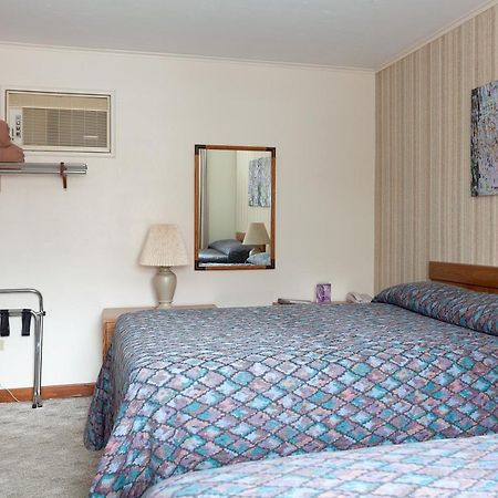 Town & Country Motor Inn Lake Placid Dış mekan fotoğraf